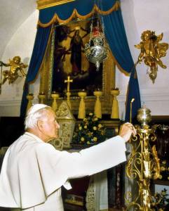 JPII lighting the candle